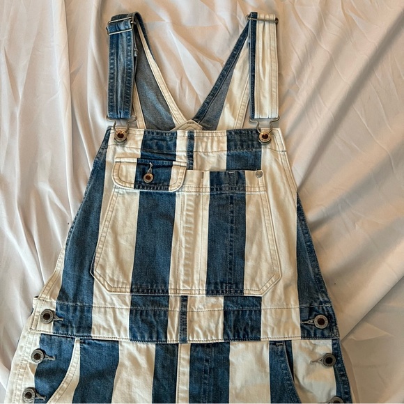 Levi’s Silver Tab Short Overalls Size Smalll - Picture 7 of 8